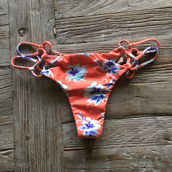 acacia swimwear Other - ACACIA bottoms (M) molokini in vintage aloha